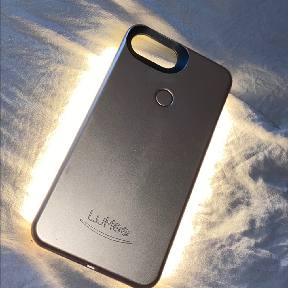 Lumee case